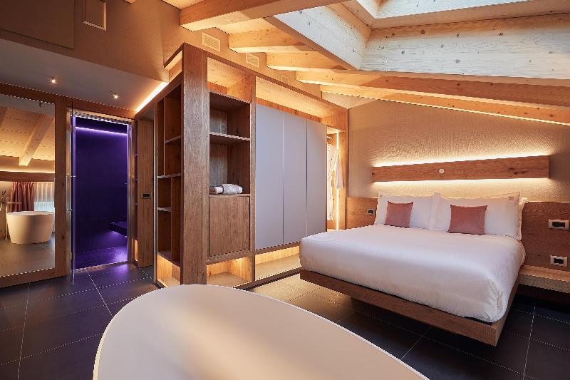 Images B.M. ITALIA - Interior Contract