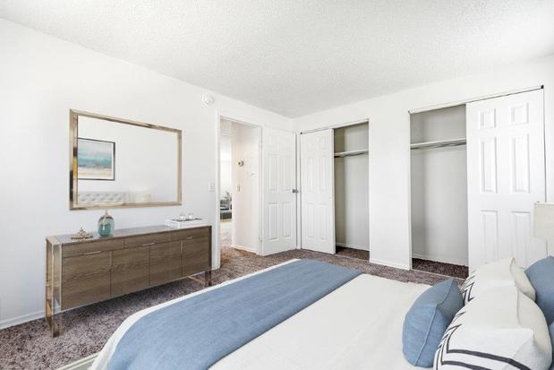 Images Glenbrook Manor Apartment Homes