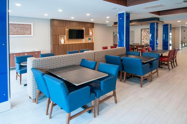 Images Holiday Inn Express & Suites Plano West - Frisco by IHG