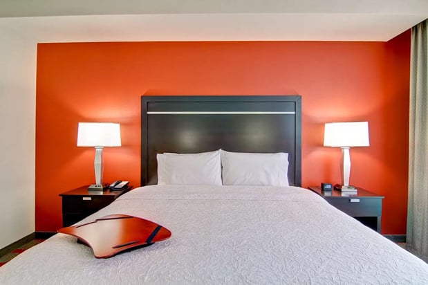 Images Hampton Inn & Suites Cincinnati-Downtown