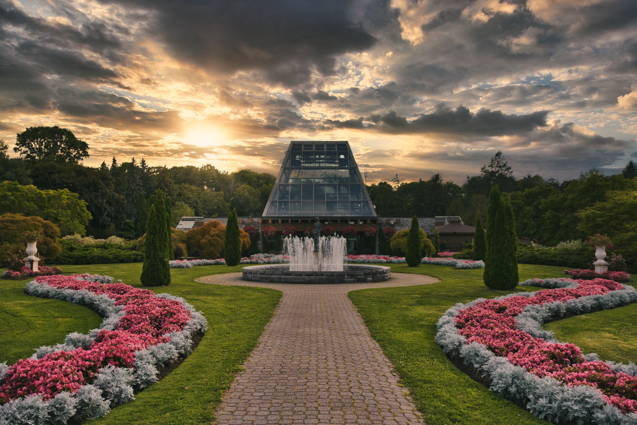 Images Niagara Fallsview Hotel