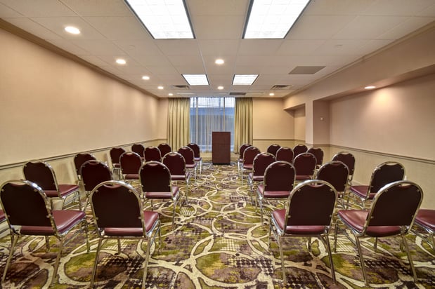 Images Holiday Inn Cincinnati-Riverfront by IHG
