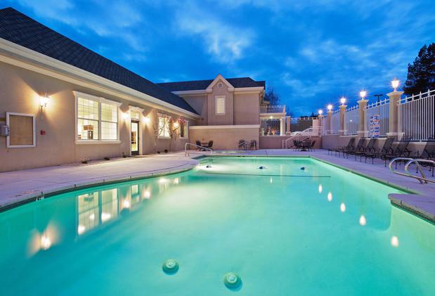 Images Holiday Inn Redding by IHG