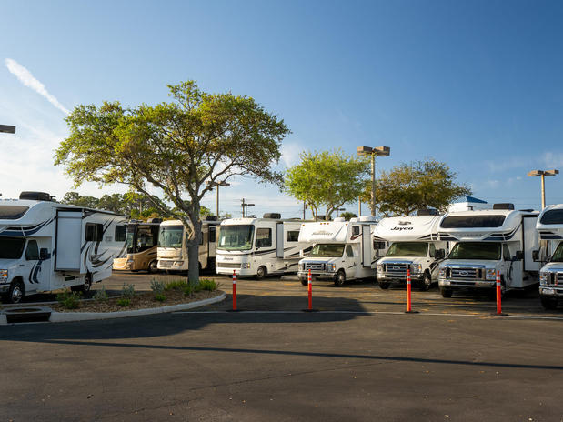 Images Blue Compass RV Sarasota