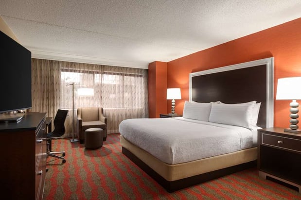 Images DoubleTree by Hilton New York LaGuardia Airport