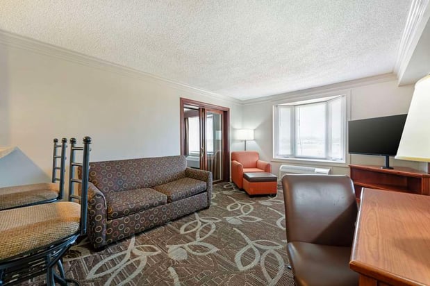 Images Best Western Plus Mid Nebraska Inn & Suites