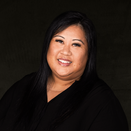 Michelle Amores headshot.