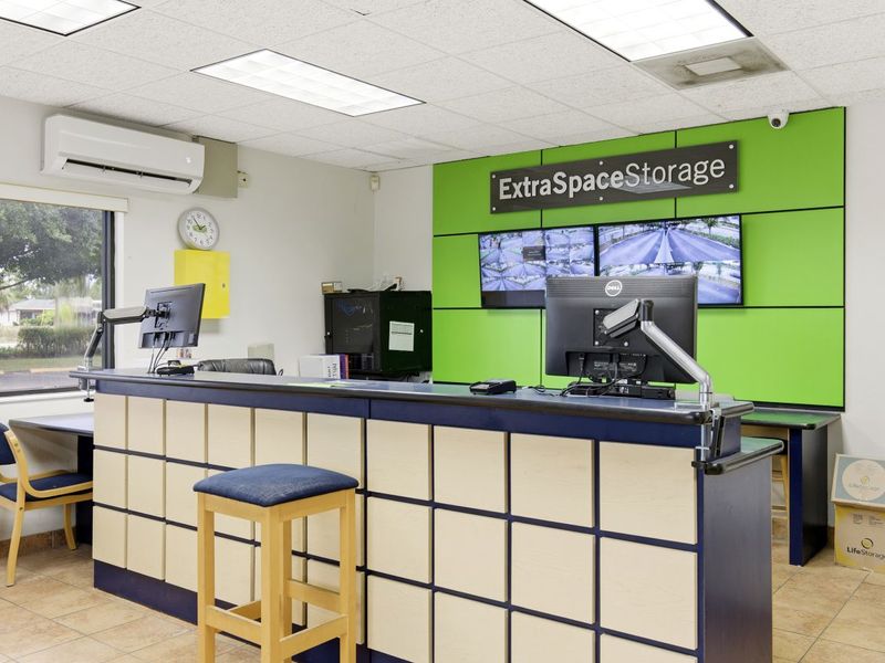 Extra Space Storage Image