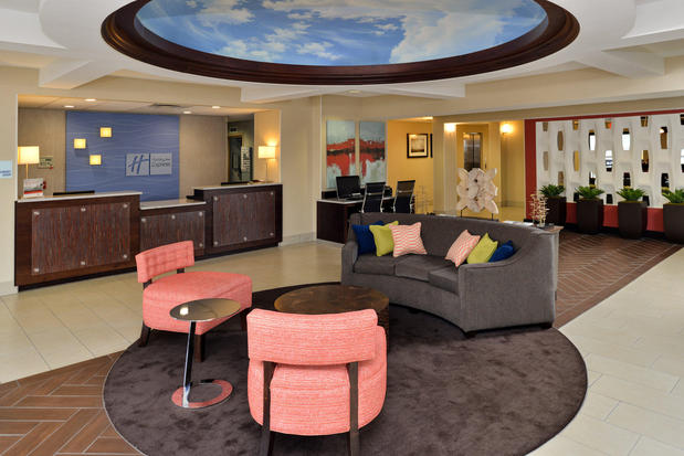 Images Holiday Inn Express & Suites Tampa Airport, an IHG Hotel