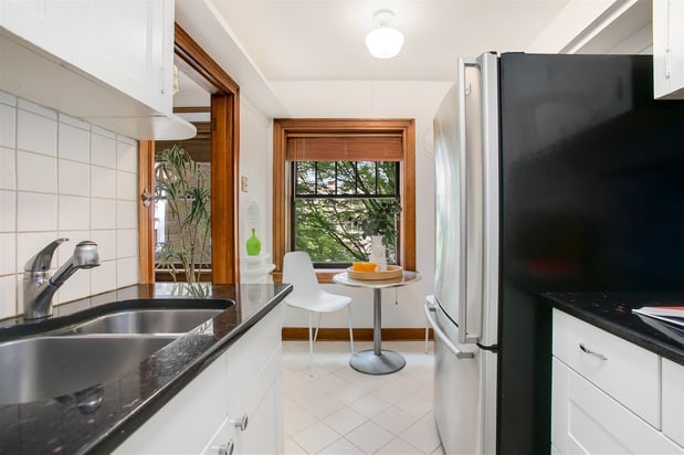 Images Lauren Essl, REALTOR