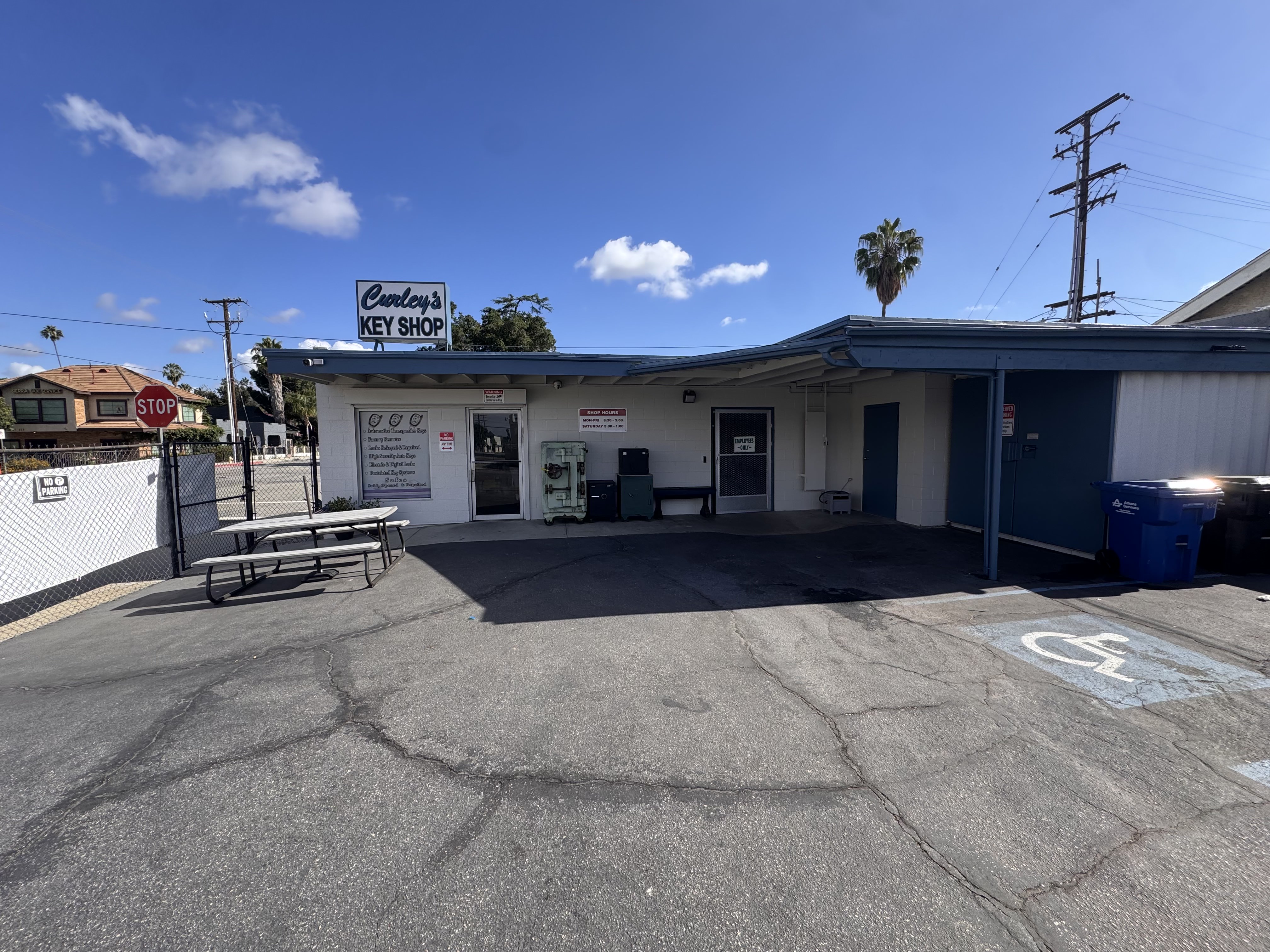 Curley's Key Shop in Pomona CA