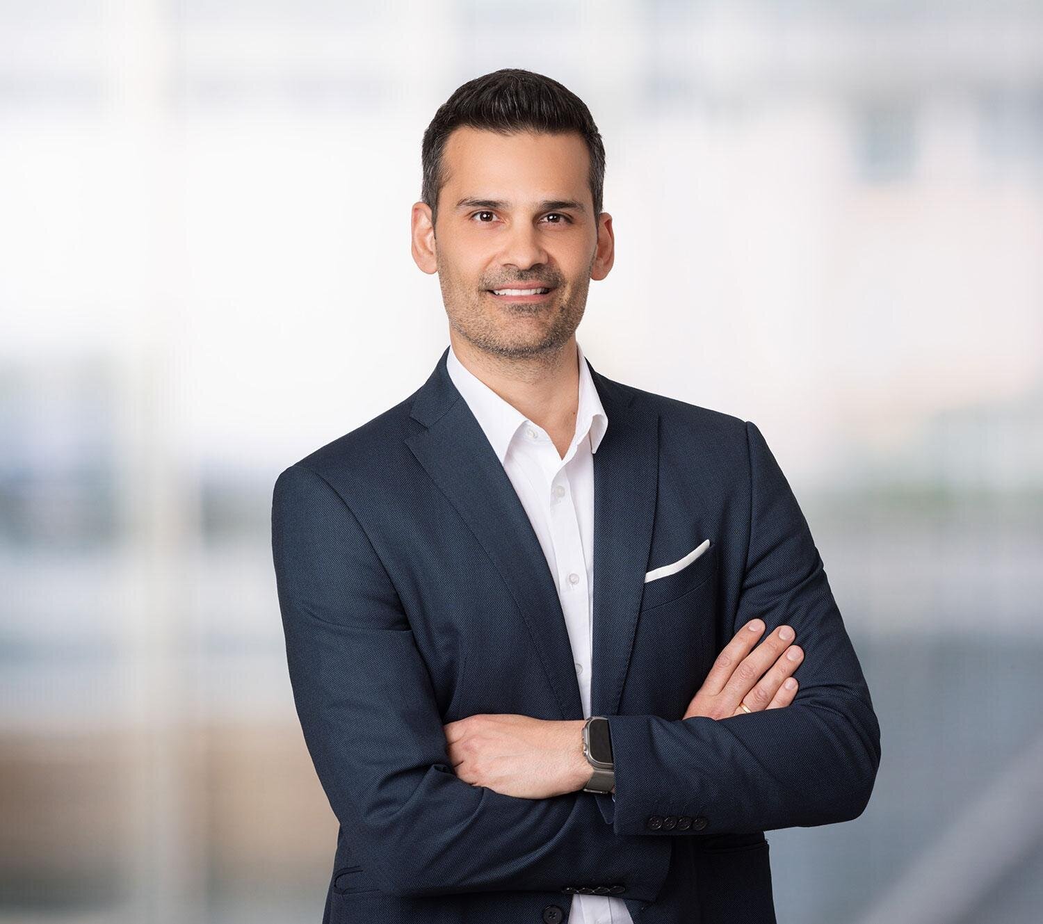 Bilder Dr. Nichlos - Plastische Chirurgie Frankfurt