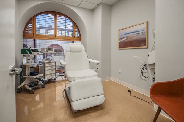 Images Moy, Fincher, Chipps Facial Plastics & Dermatology - Beverly Hills