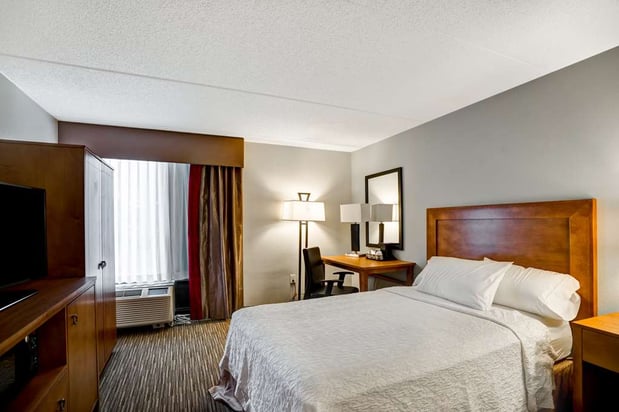 Images Hampton Inn Norfolk-Naval Base