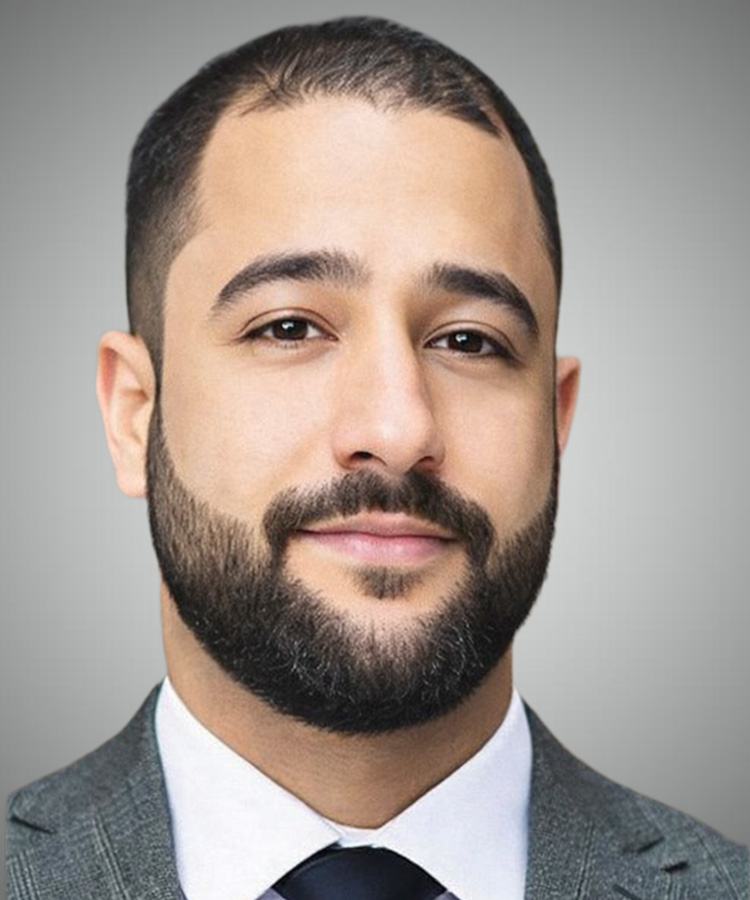 Alex Chiat headshot