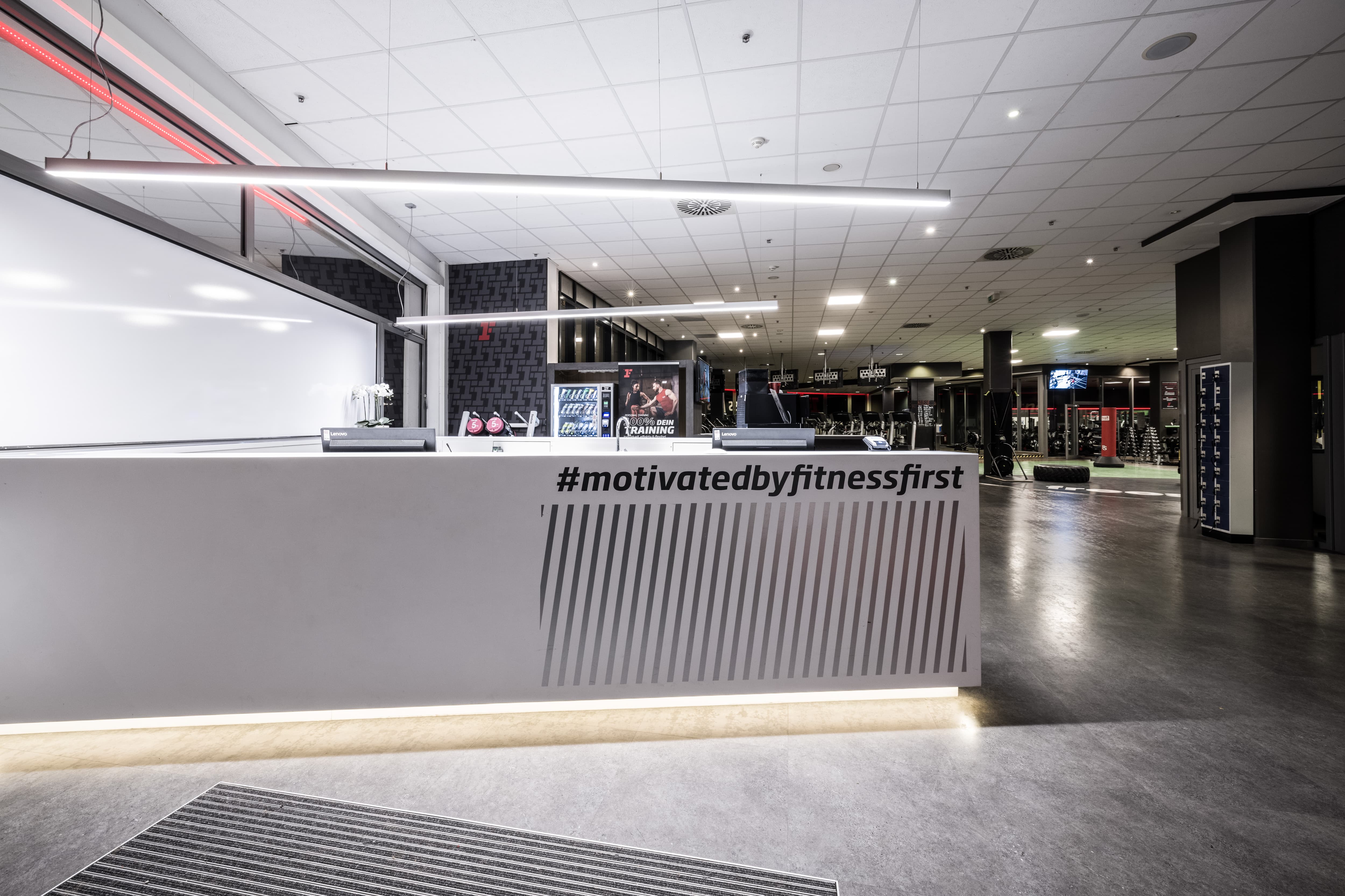Fitness First Potsdam - Empfang