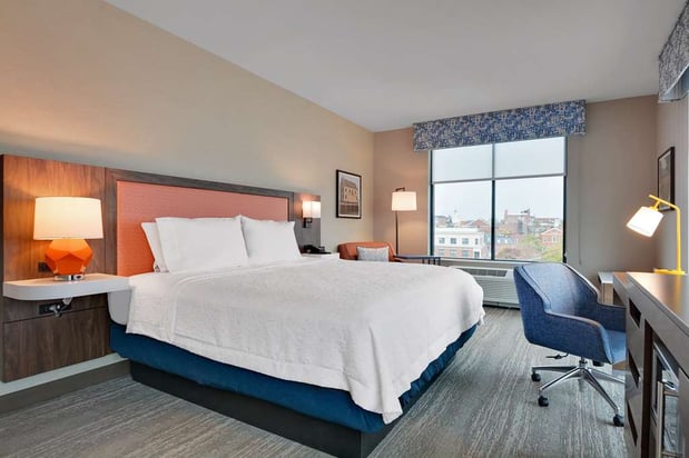 Images Hampton Inn Salem Boston