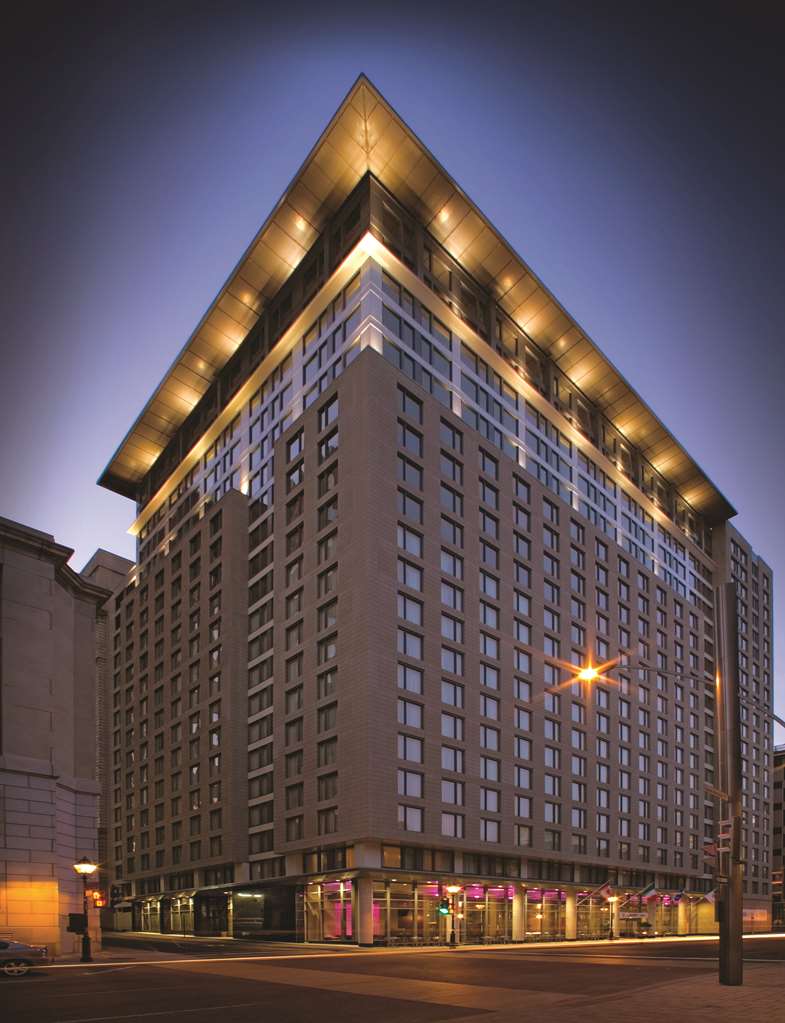 Images Embassy Suites by Hilton Montreal