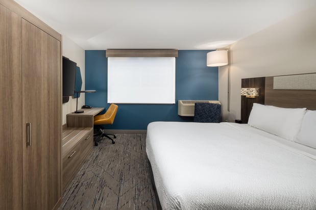Images Holiday Inn Express & Suites Portland-Jantzen Beach by IHG