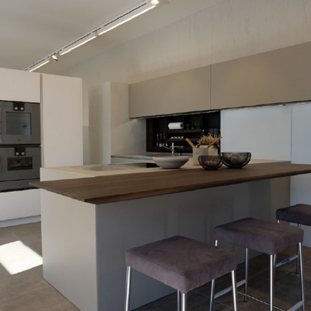 Uhrmann GmbH, Volksfeststraße 1 in Linz