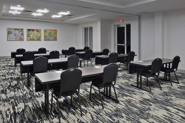 Images Hilton Garden Inn Birmingham/Lakeshore Drive