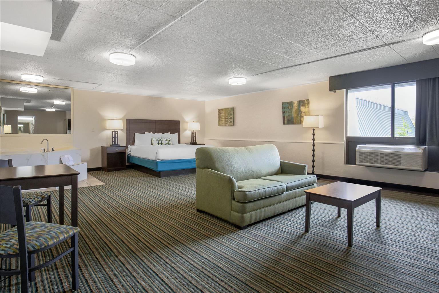 King Suite (Whirlpool)