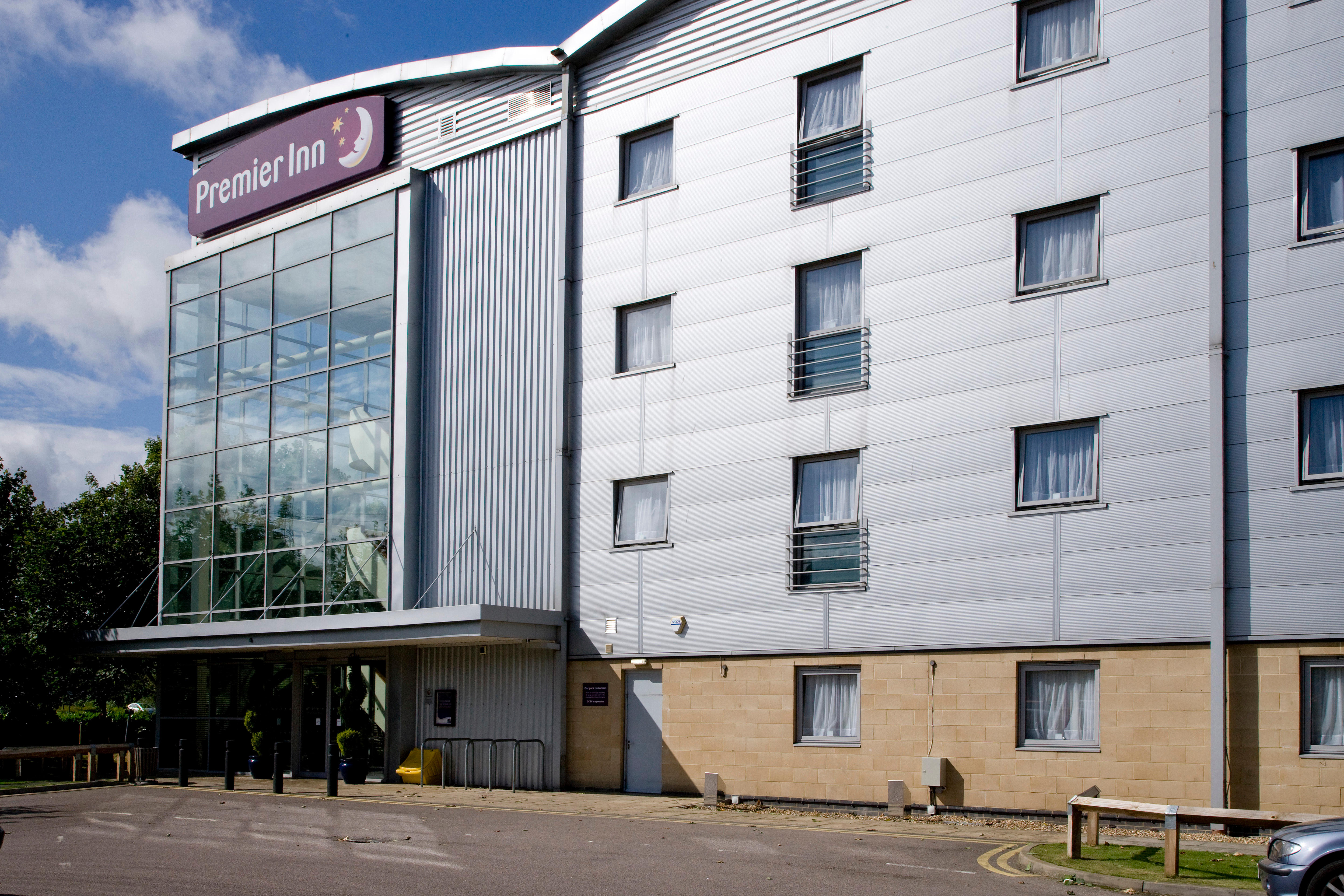 Premier Inn Watford Central Hotel - Hotels in Watford WD17 2NJ - 192.com