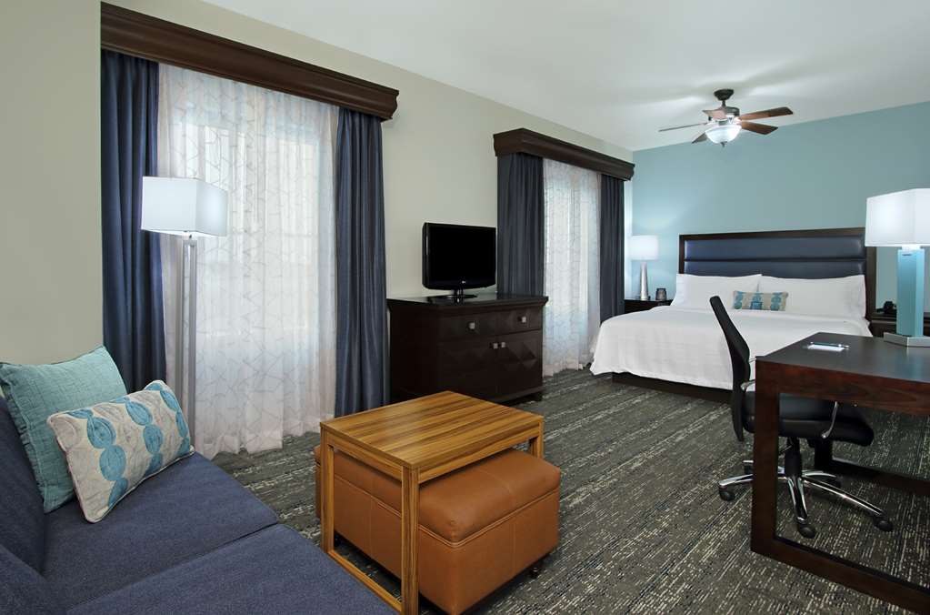 Guest room Homewood Suites by Hilton Miami - Airport West Miami (305)629-7831