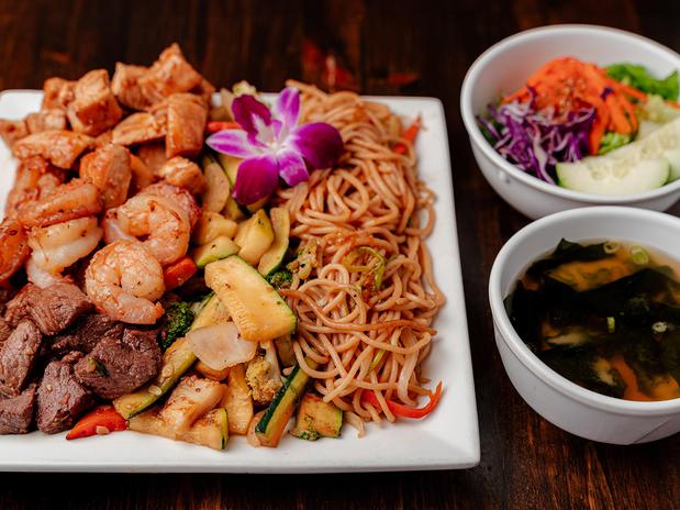 Images Wakatobi Japanese Grill Hibachi and Sushi