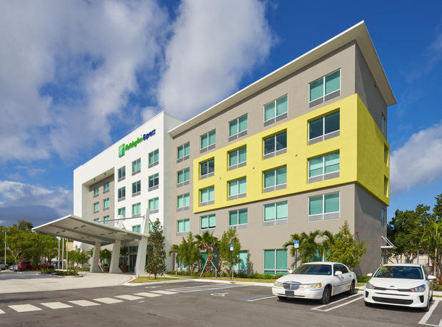 Images Holiday Inn Express & Suites Doral - Miami by IHG