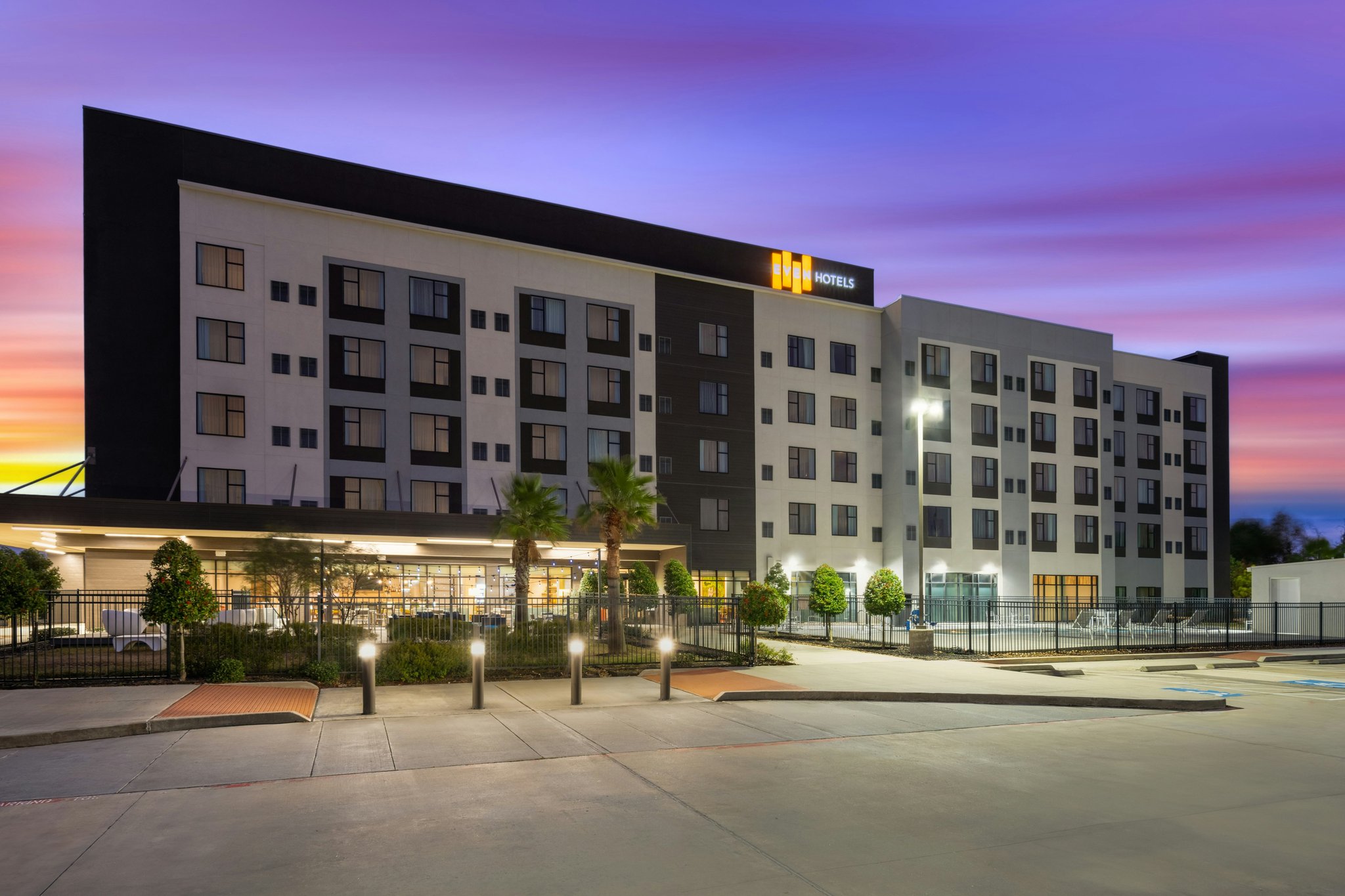 EVEN Hotel Shenandoah - the Woodlands by IHG