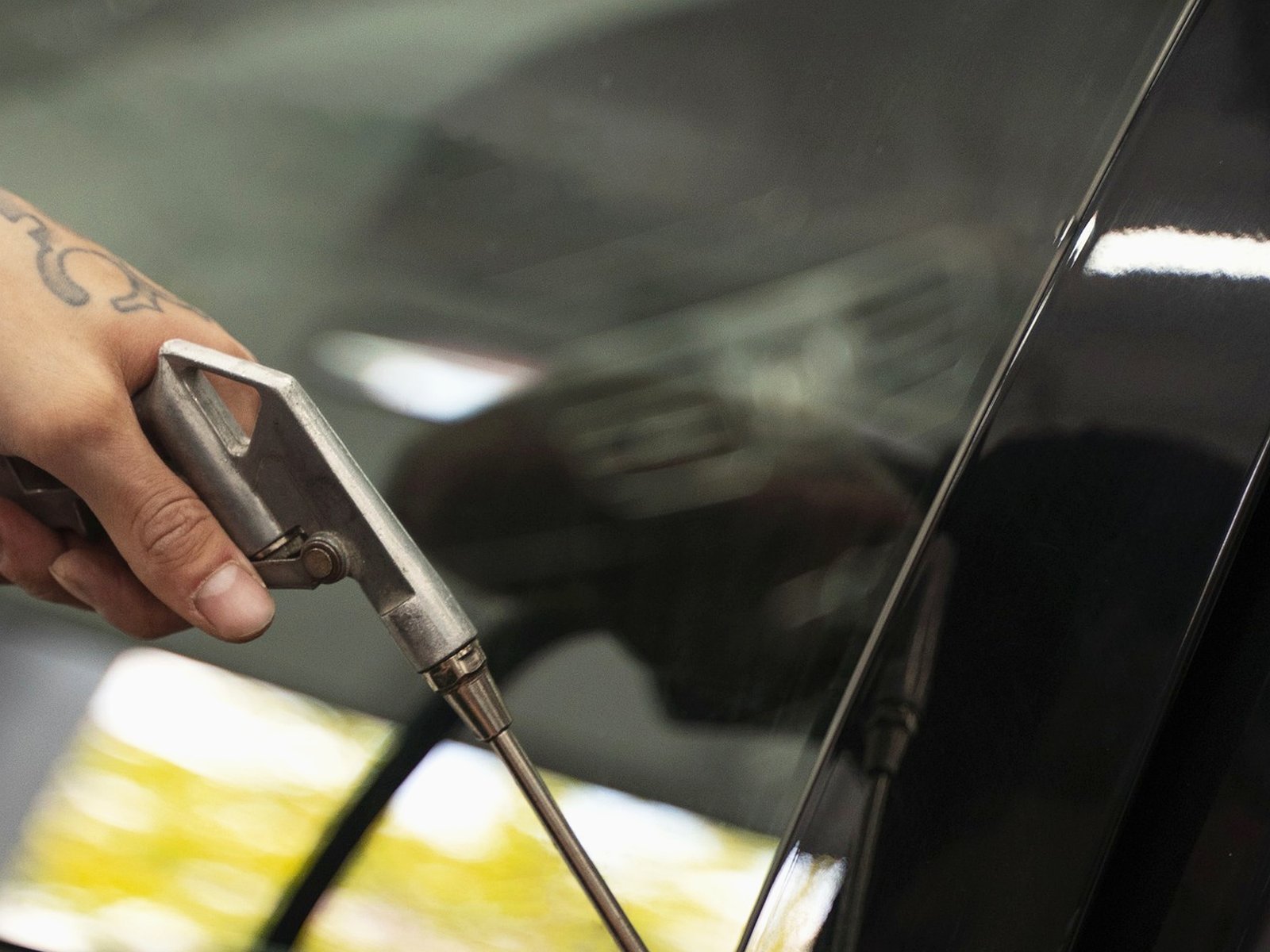 Universal Auto Glass