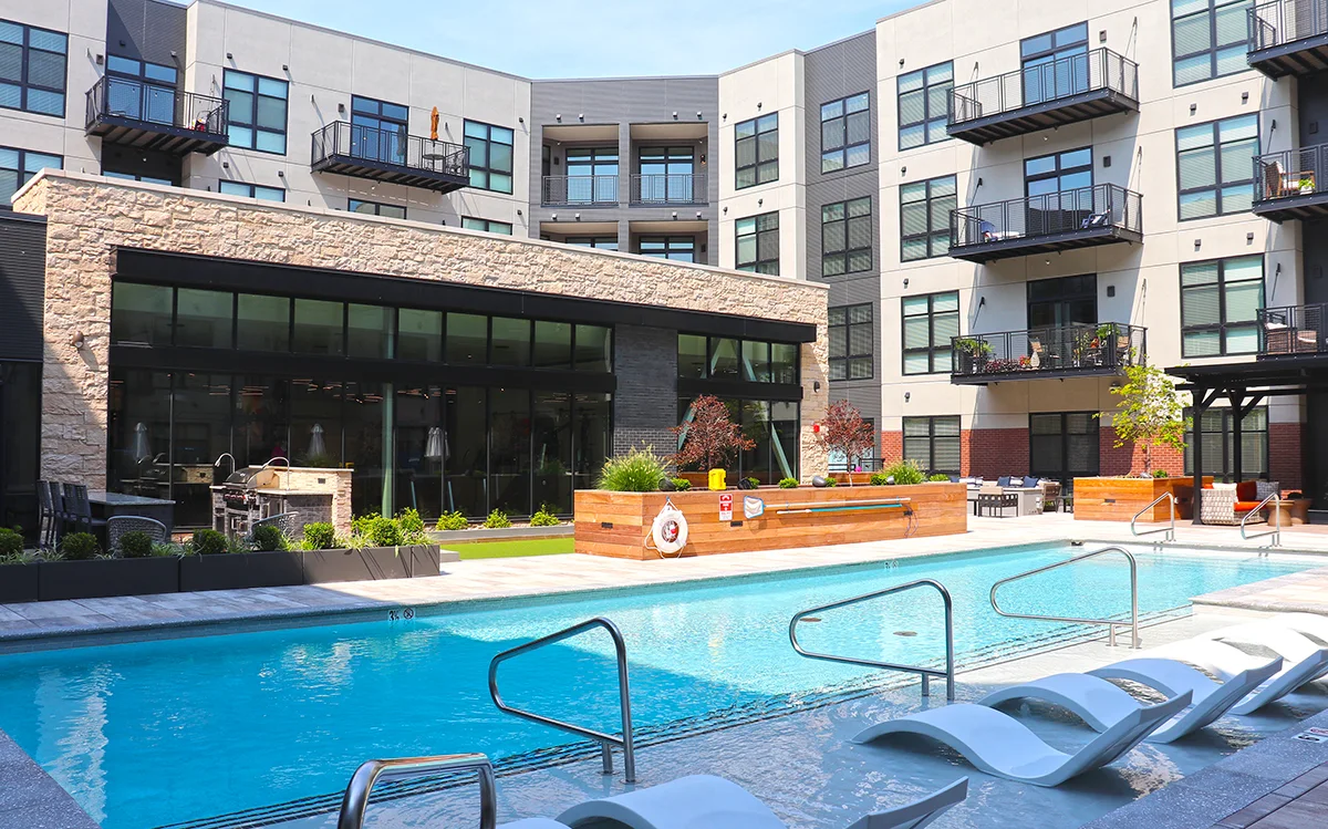Swimming pool