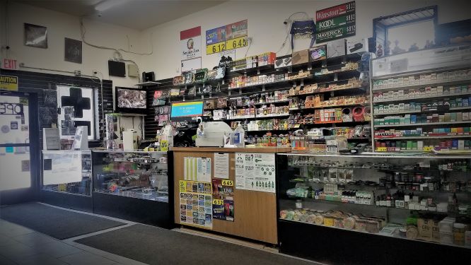 Kellys Smoke Shop Photo