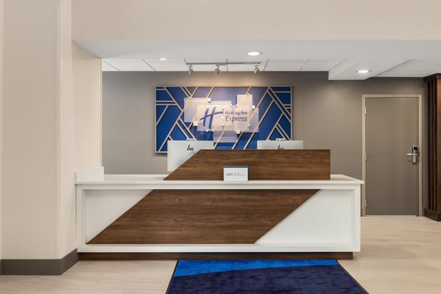 Images Holiday Inn Express Fayetteville - Fort Bragg by IHG