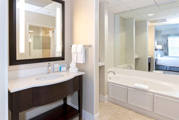Images Hampton Inn & Suites Charlotte/SouthPark at Phillips Place