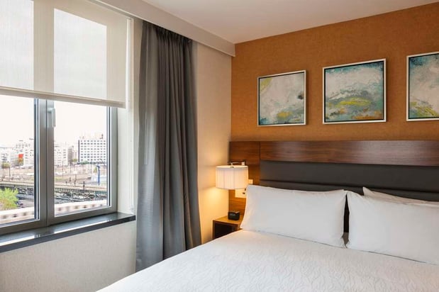 Images Hilton Garden Inn Long Island City New York