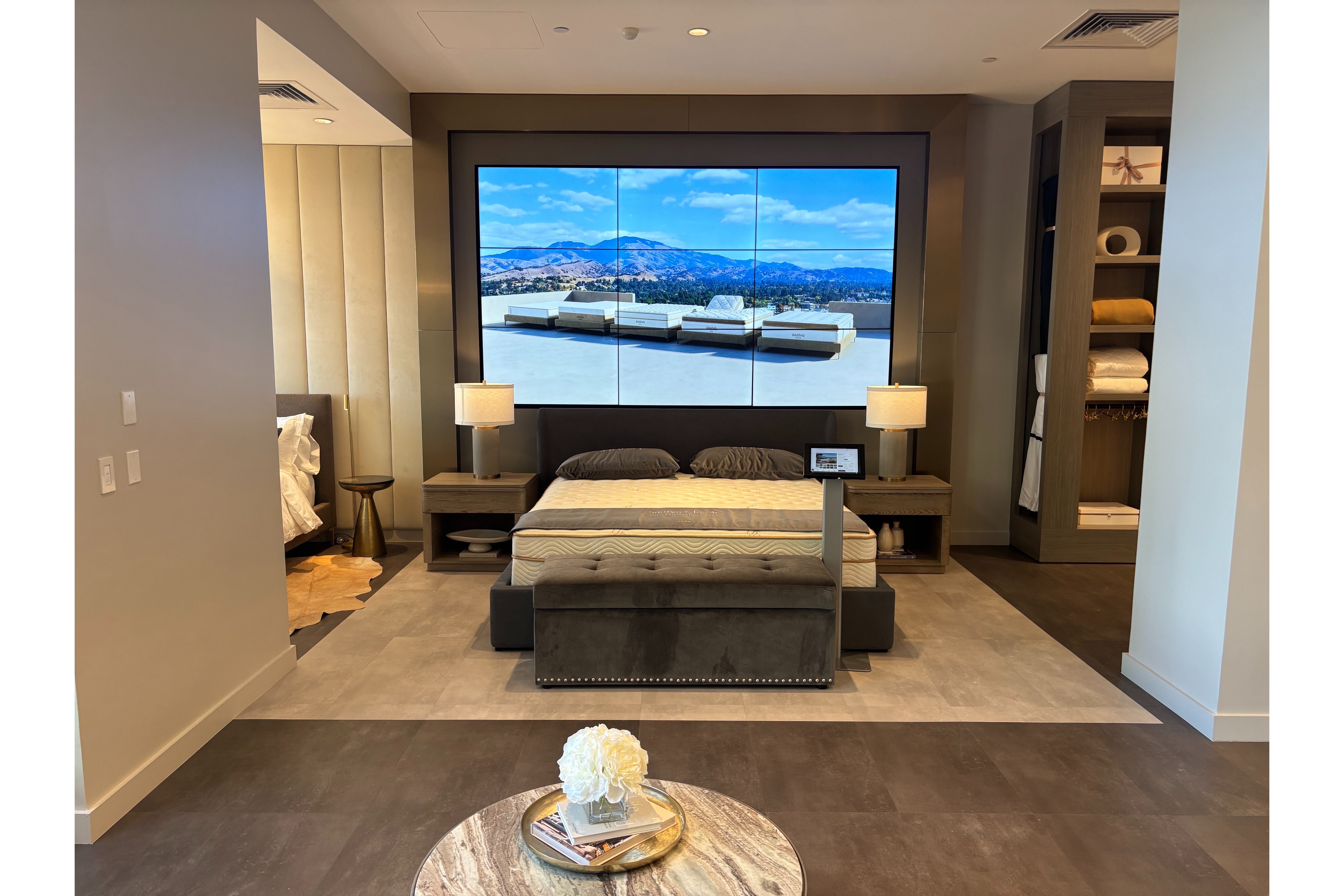Viewing Room Image 1