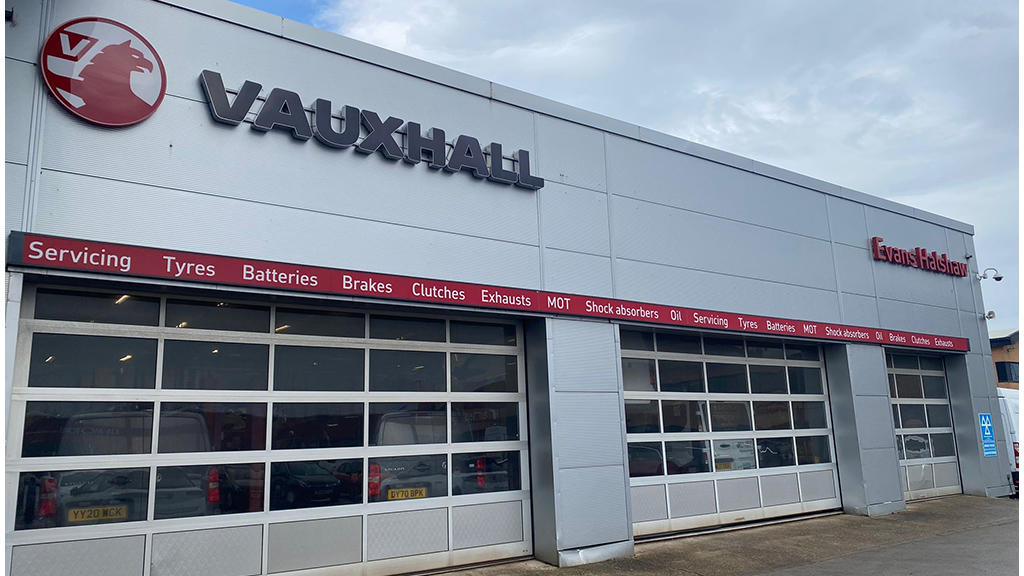 Outside Vauxhall Service Centre Hull West Vauxhall Service Centre Hull West Hessle 01482 357357
