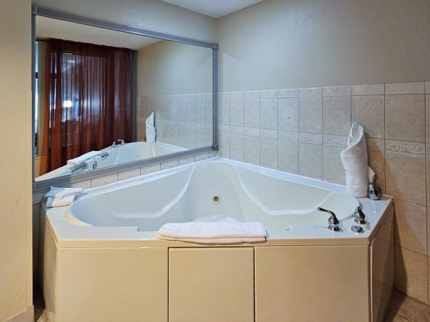 Images Holiday Inn Belcamp - Aberdeen Area by IHG