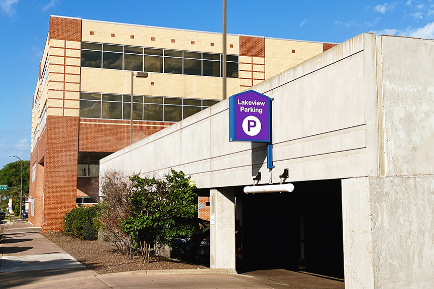 exterior photo of the Lakeview building on the Aspirus St. Luke's campus