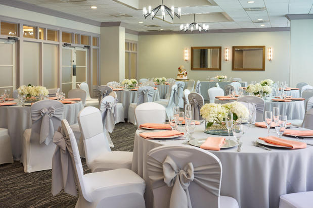 Images Crowne Plaza Melbourne-Oceanfront by IHG