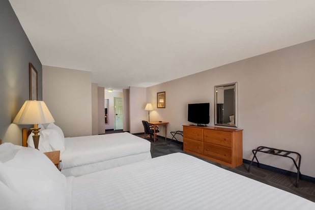 Images SureStay Plus by Best Western Berkeley Springs