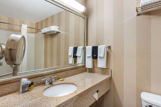 Images Best Western Plus University Park Inn & Suites