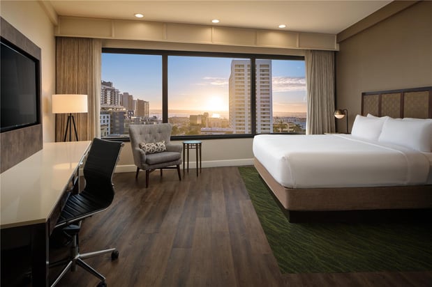 Images The DEXTRO Little Italy, BW Premier Collection