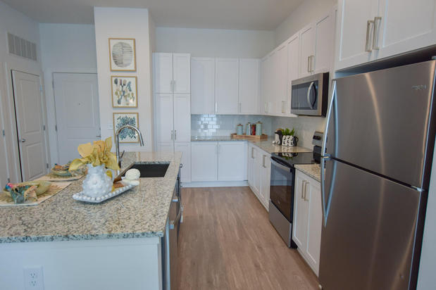 Images The Ivy at Ariston