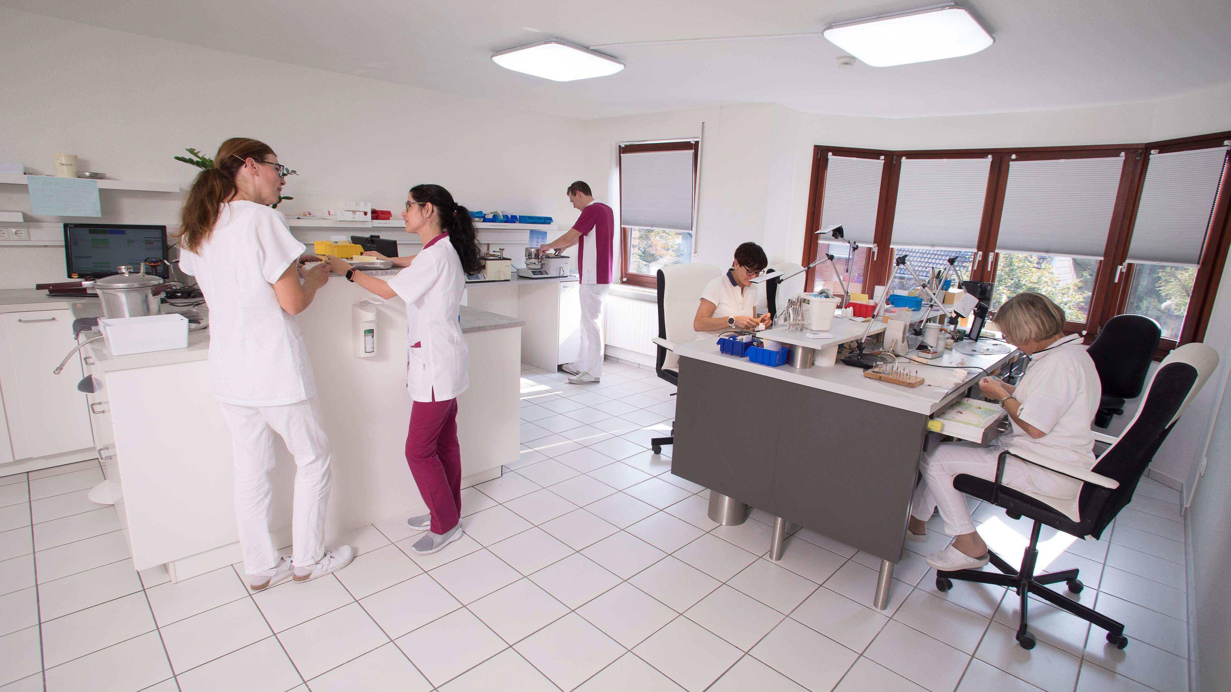 Bild 17 Zahnmedizinisches Versorgungszentrum Keep-Smiling in Eschweiler