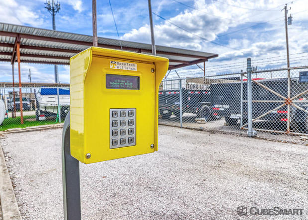 Images CubeSmart Self Storage