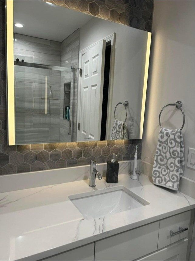 Juniors Construction & Remodeling Image