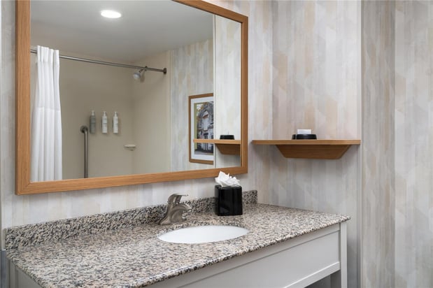 Images Hampton Inn Neptune/Wall